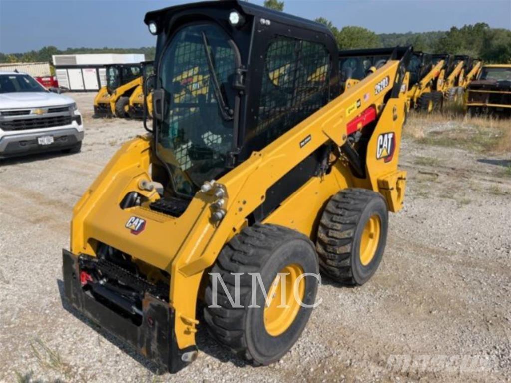 CAT 262D3 Lietoti riteņu kompaktiekrāvēji