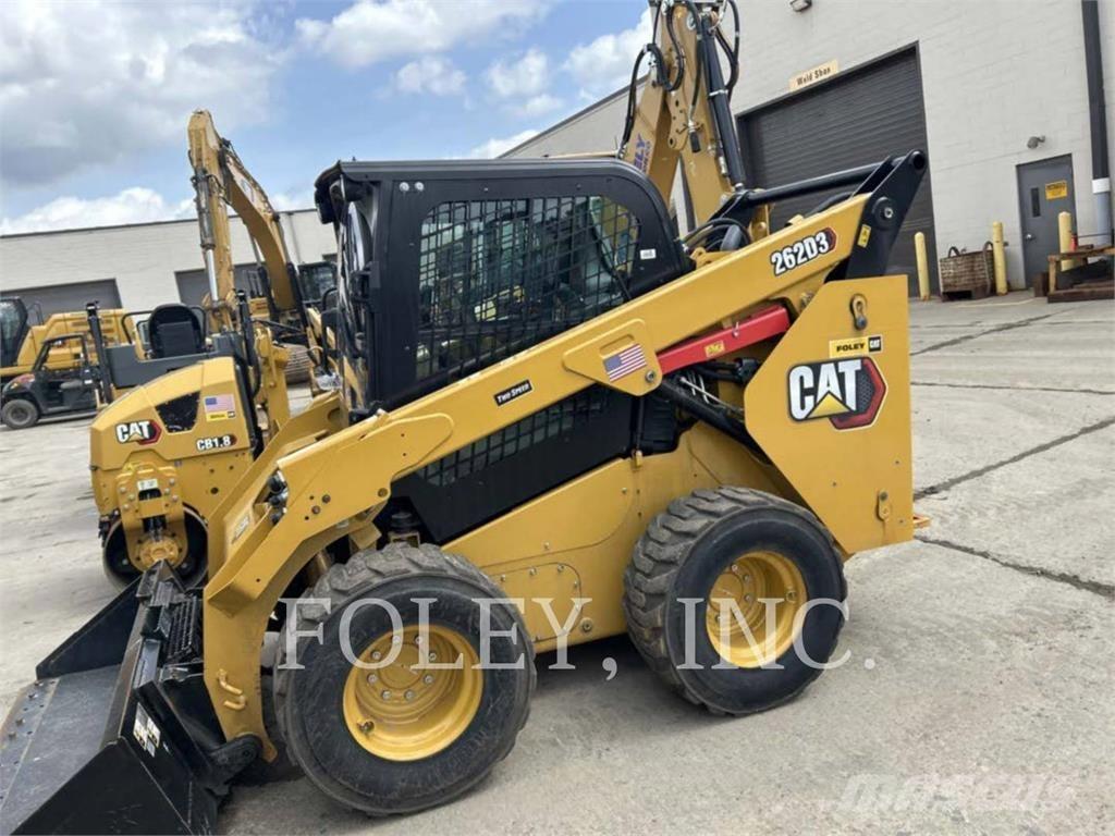 CAT 262D3 Lietoti riteņu kompaktiekrāvēji
