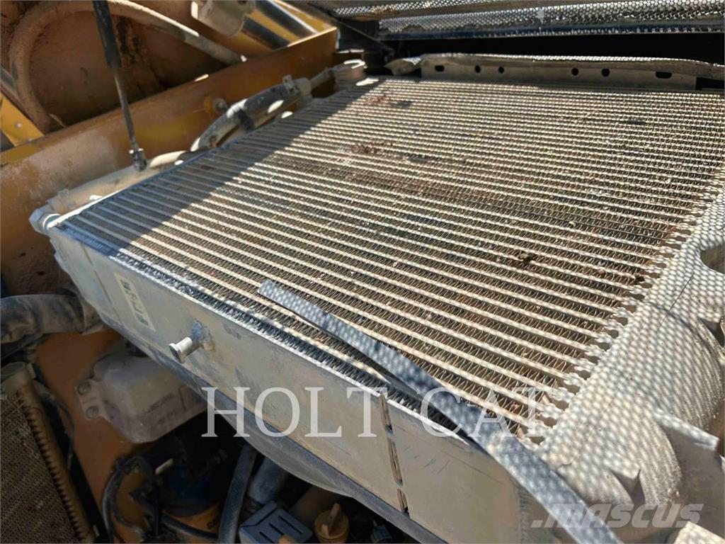 CAT 262D3 Lietoti riteņu kompaktiekrāvēji