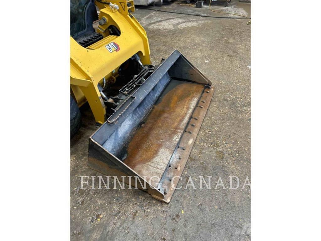 CAT 262D3 Lietoti riteņu kompaktiekrāvēji
