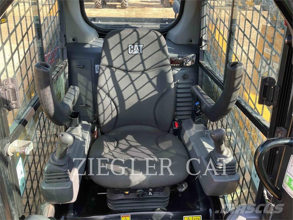 CAT 262D3 Lietoti riteņu kompaktiekrāvēji