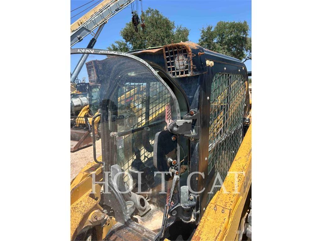 CAT 262D3 Lietoti riteņu kompaktiekrāvēji