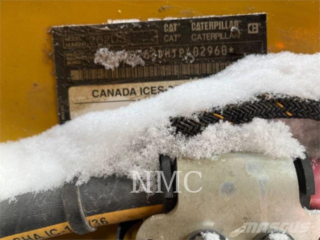 CAT 262D3 Lietoti riteņu kompaktiekrāvēji