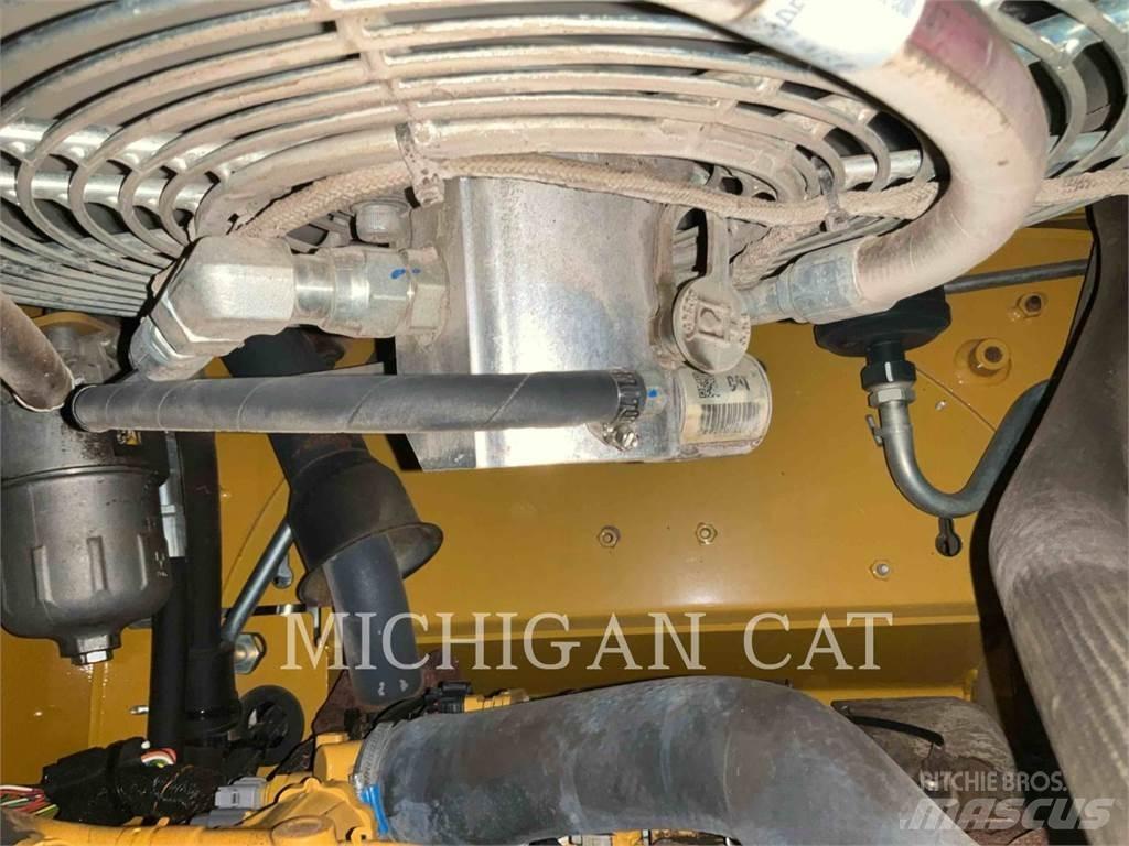 CAT 262D3 A2HQR Lietoti riteņu kompaktiekrāvēji
