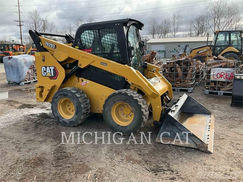 CAT 262D3 A2Q Lietoti riteņu kompaktiekrāvēji
