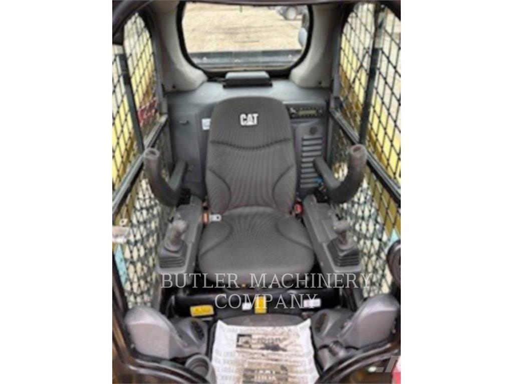 CAT 262D3 C3H2 Lietoti riteņu kompaktiekrāvēji