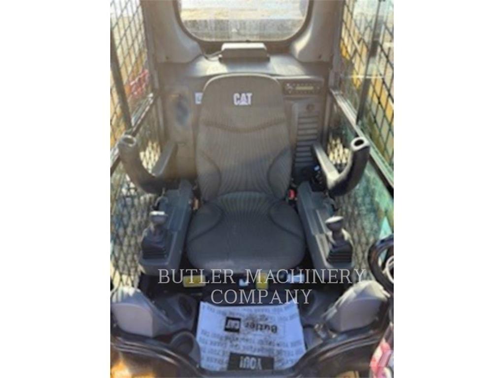 CAT 262D3 C3H3 Lietoti riteņu kompaktiekrāvēji
