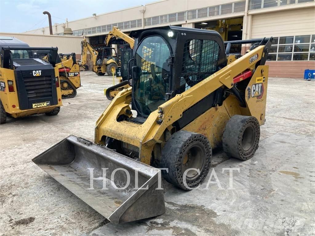 CAT 272D CAB Iekrāvēji uz riteņiem