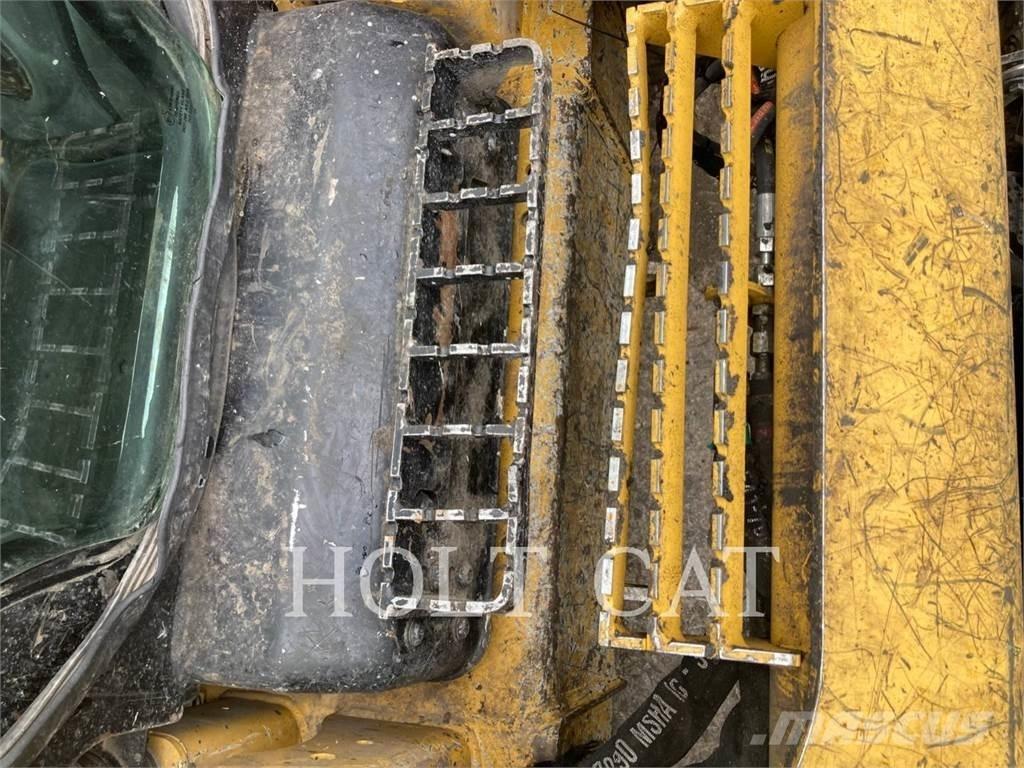 CAT 272D CAB Iekrāvēji uz riteņiem
