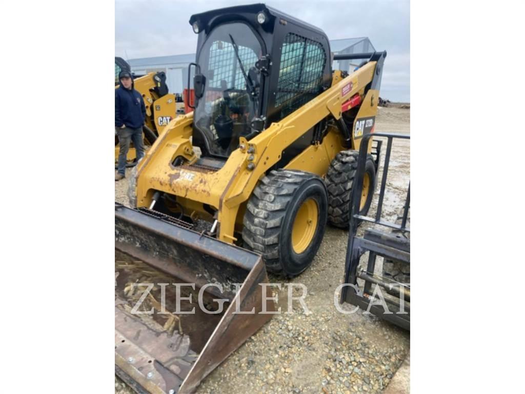 CAT 272D2 Lietoti riteņu kompaktiekrāvēji