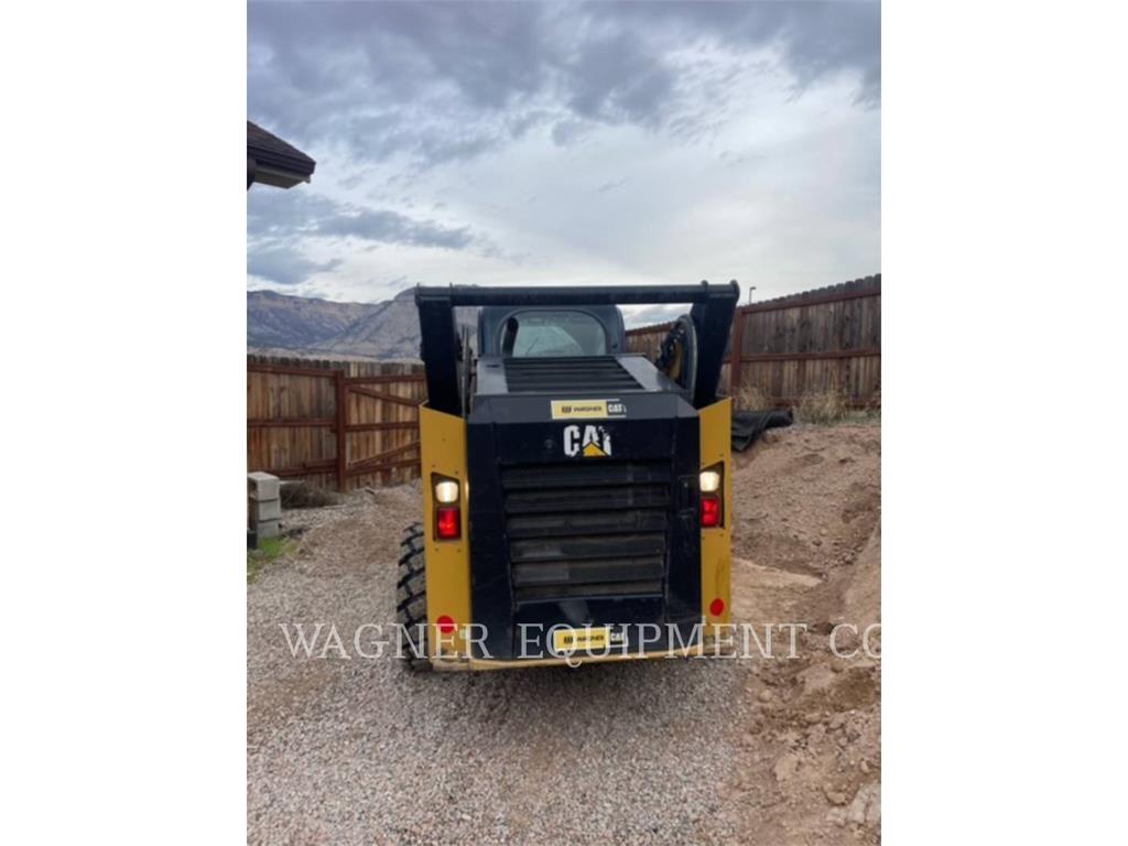 CAT 272D2 Lietoti riteņu kompaktiekrāvēji