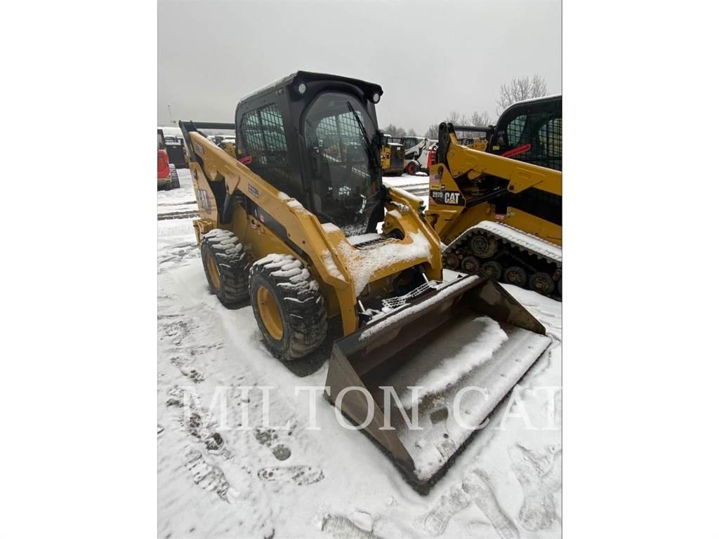 CAT 272D3 Lietoti riteņu kompaktiekrāvēji