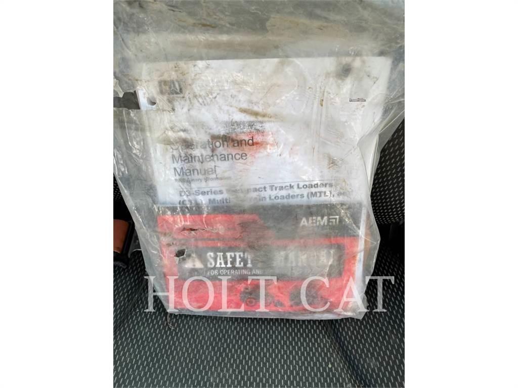 CAT 272D3 Lietoti riteņu kompaktiekrāvēji