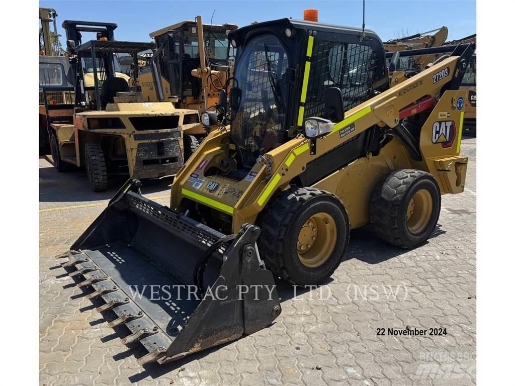 CAT 272D3 Lietoti riteņu kompaktiekrāvēji
