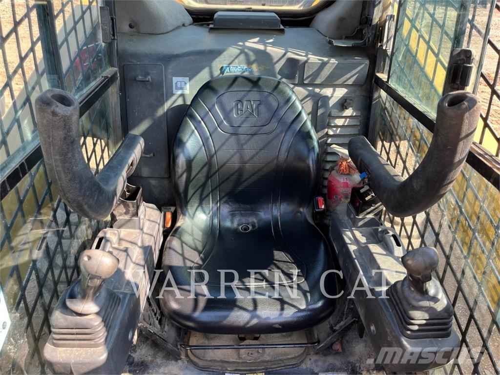CAT 272D3 C3H1 Lietoti riteņu kompaktiekrāvēji
