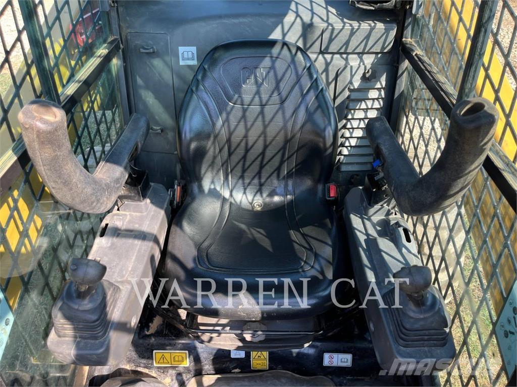 CAT 272D3 C3H1 Lietoti riteņu kompaktiekrāvēji