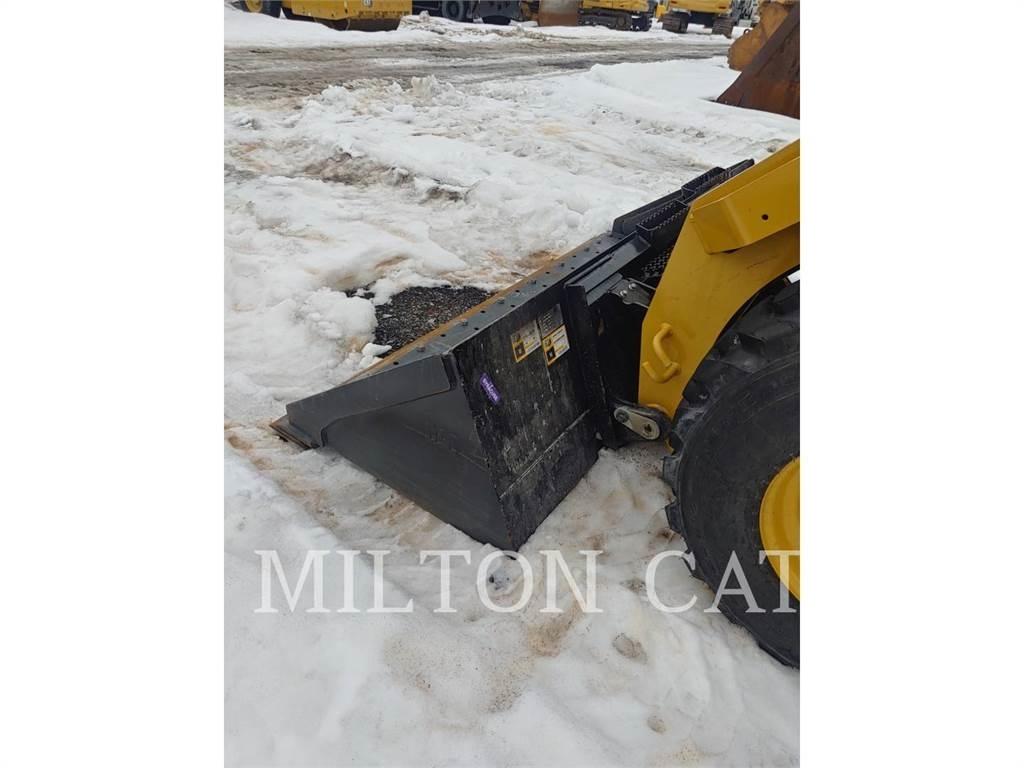 CAT 272D3XE Lietoti riteņu kompaktiekrāvēji
