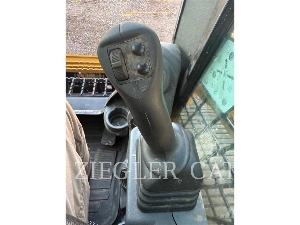 CAT 279D3 Kāpurķēžu iekrāvēji