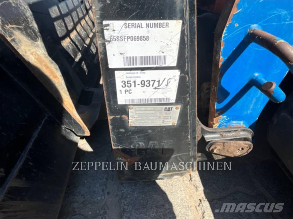 CAT 289D Lietoti riteņu kompaktiekrāvēji