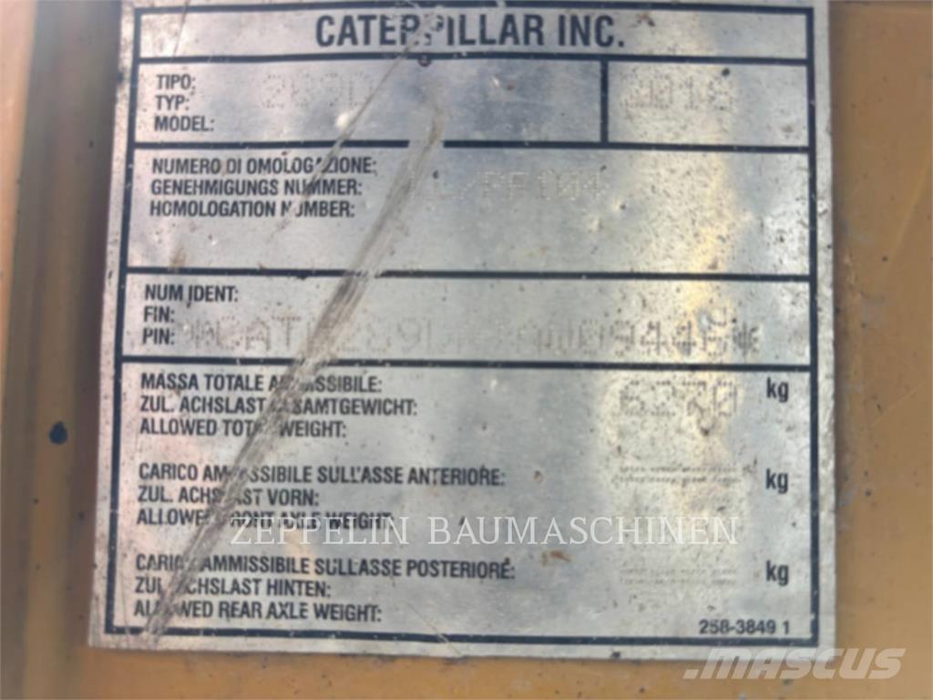 CAT 289D Lietoti riteņu kompaktiekrāvēji