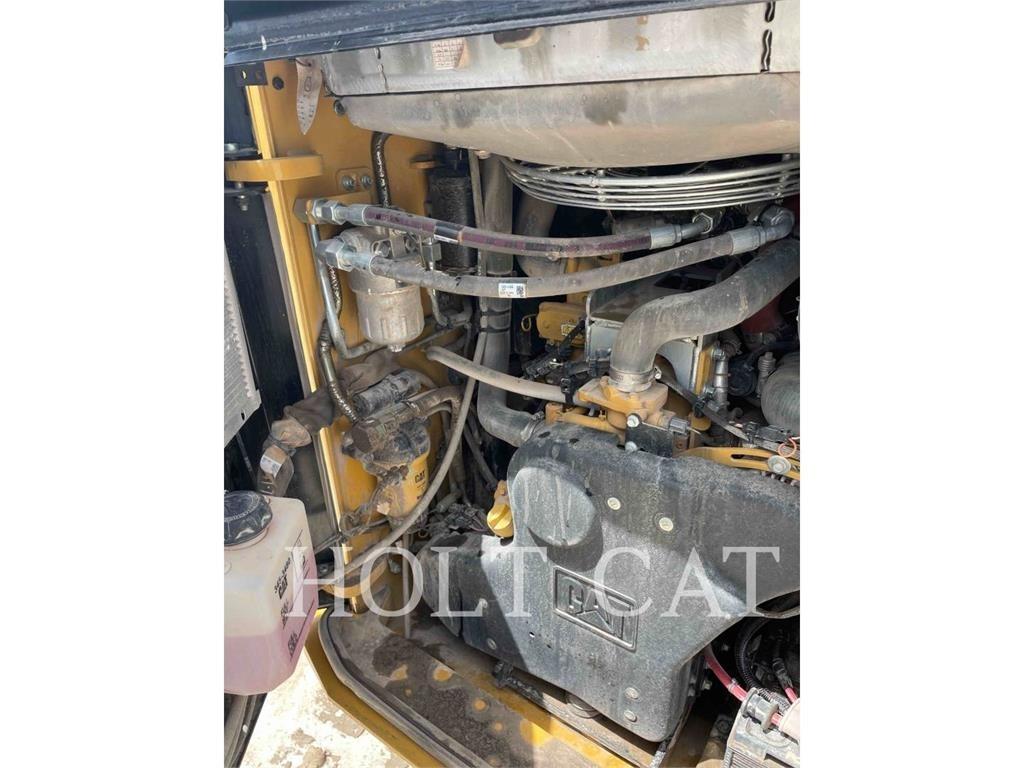 CAT 299D XHP Lietoti riteņu kompaktiekrāvēji