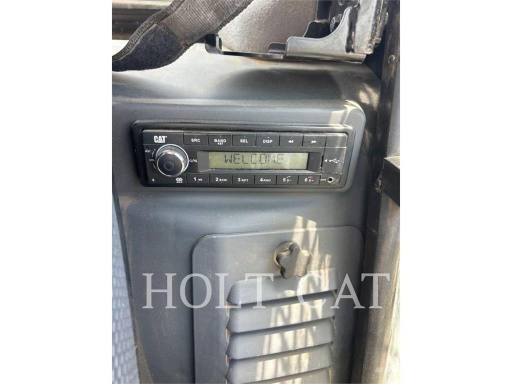 CAT 299D XHP Lietoti riteņu kompaktiekrāvēji
