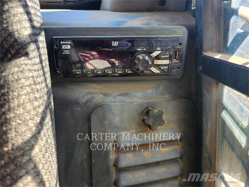 CAT 299D2 Lietoti riteņu kompaktiekrāvēji