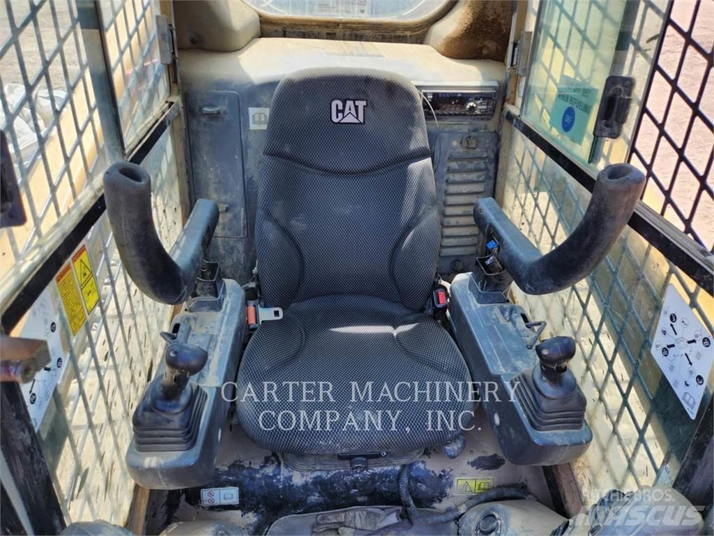 CAT 299D3 Lietoti riteņu kompaktiekrāvēji