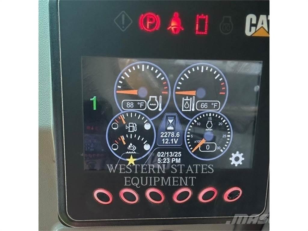 CAT 299D3 Lietoti riteņu kompaktiekrāvēji