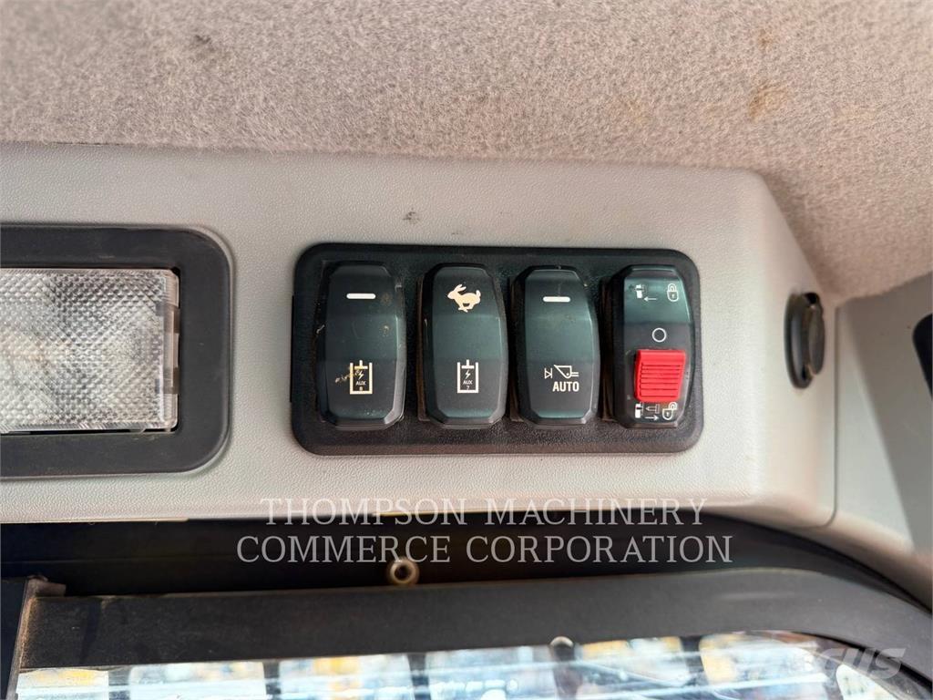 CAT 299D3 Kāpurķēžu iekrāvēji