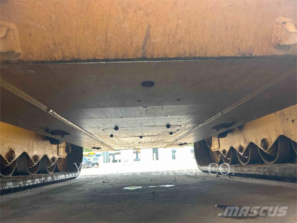 CAT 299D3 Kāpurķēžu iekrāvēji