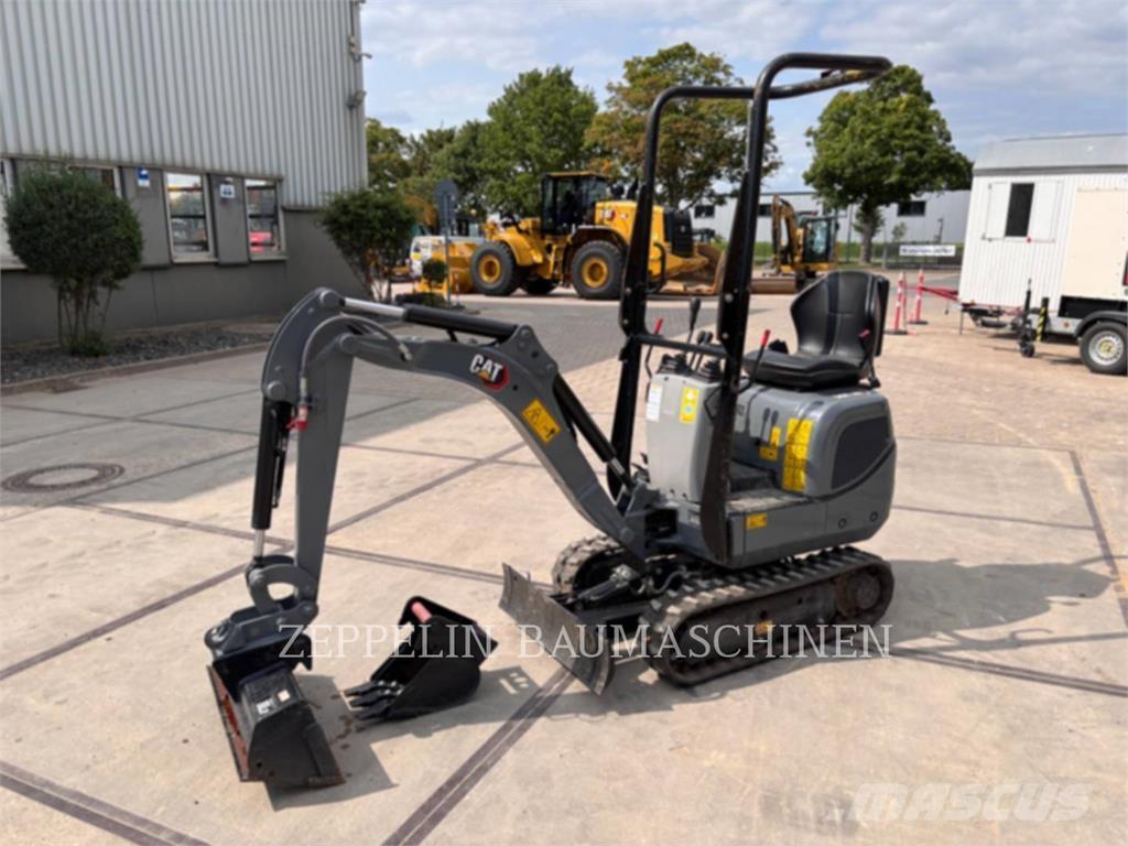 CAT 300.9D Kāpurķēžu ekskavatori
