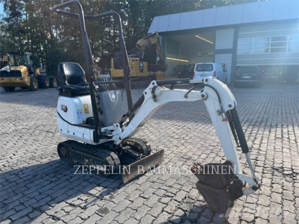 CAT 300.9D Kāpurķēžu ekskavatori