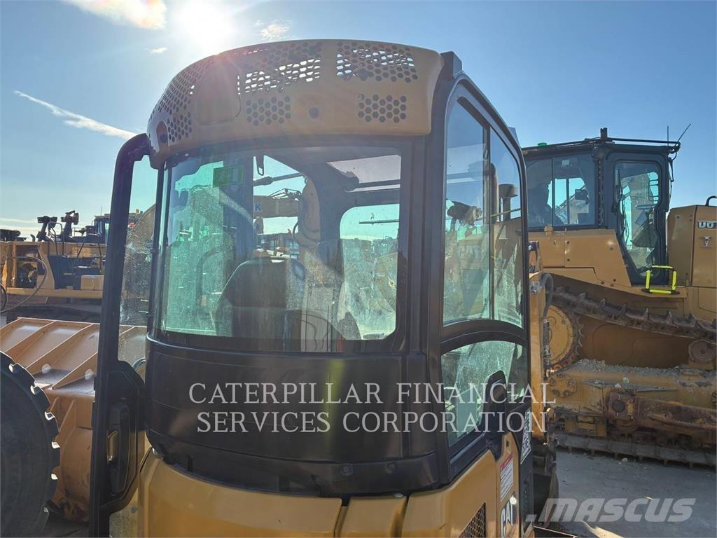 CAT 301.6-05 Kāpurķēžu ekskavatori