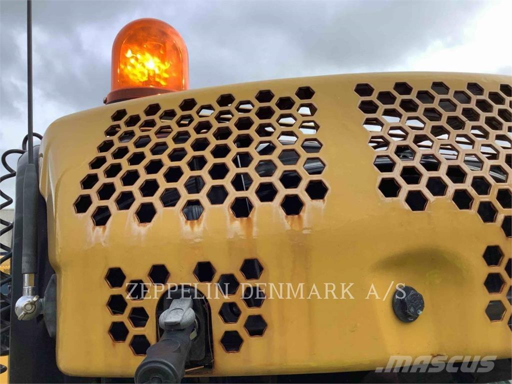 CAT 301.605 Kāpurķēžu ekskavatori