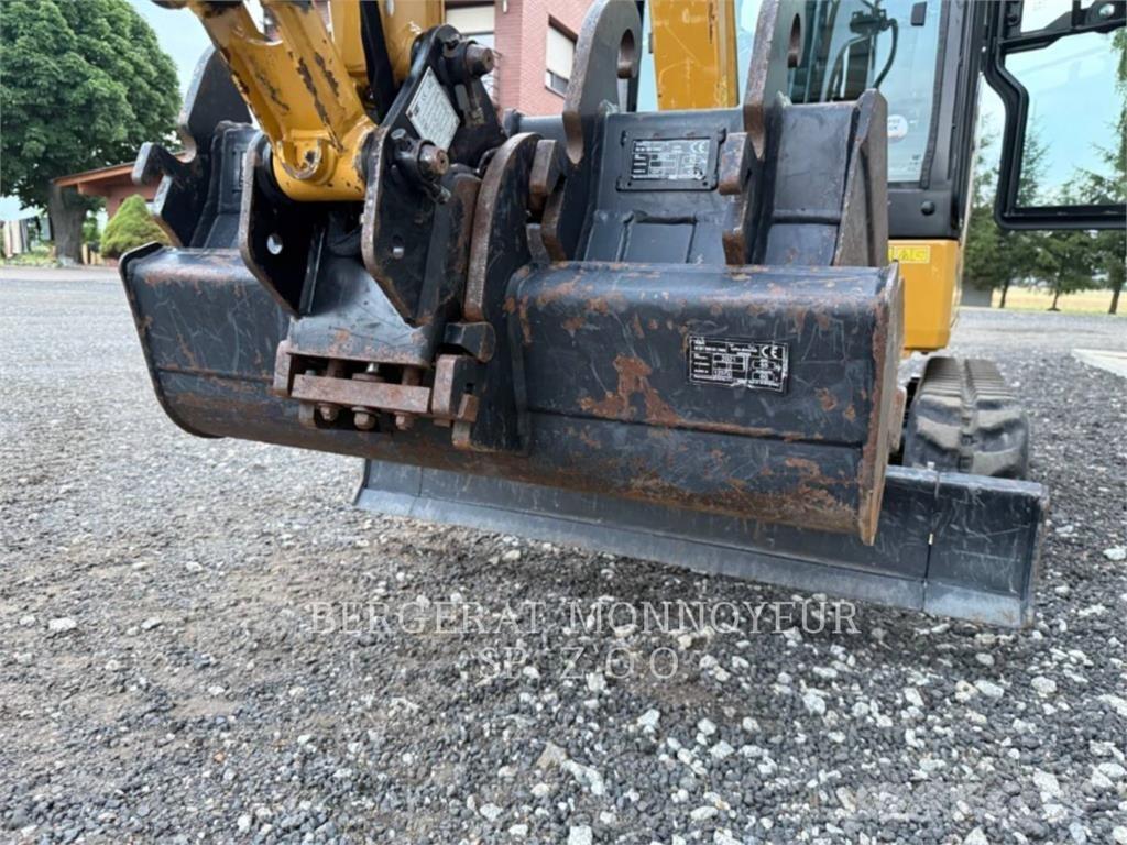 CAT 301.8 Kāpurķēžu ekskavatori