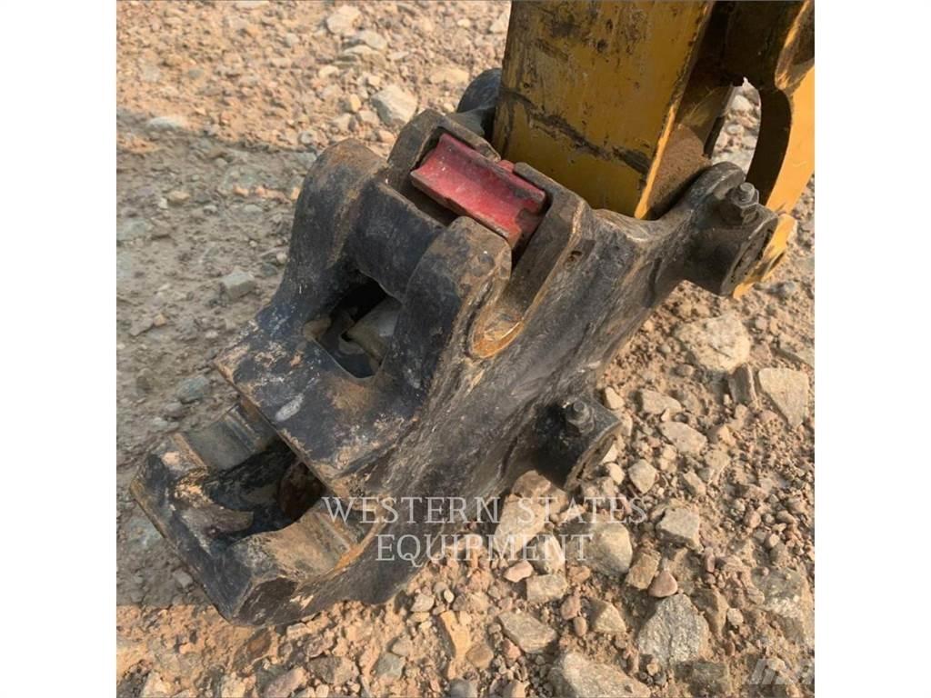 CAT 302 Kāpurķēžu ekskavatori
