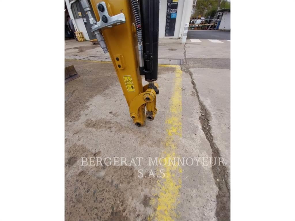 CAT 302 Kāpurķēžu ekskavatori