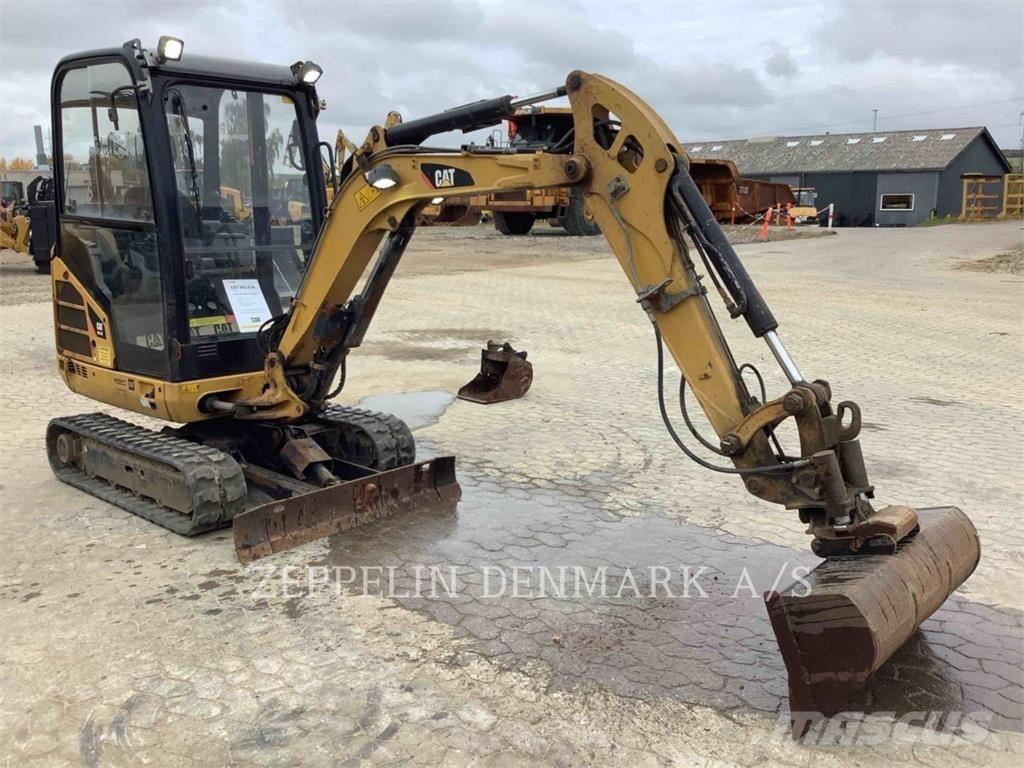 CAT 302.2D Kāpurķēžu ekskavatori