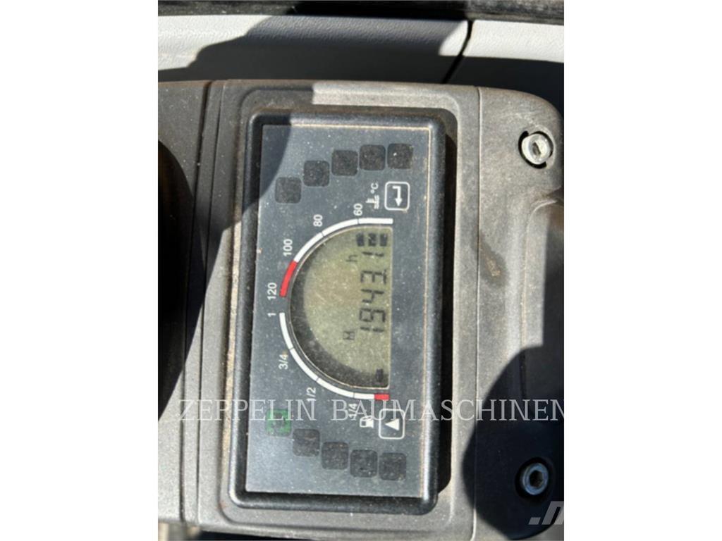 CAT 302.7D Kāpurķēžu ekskavatori