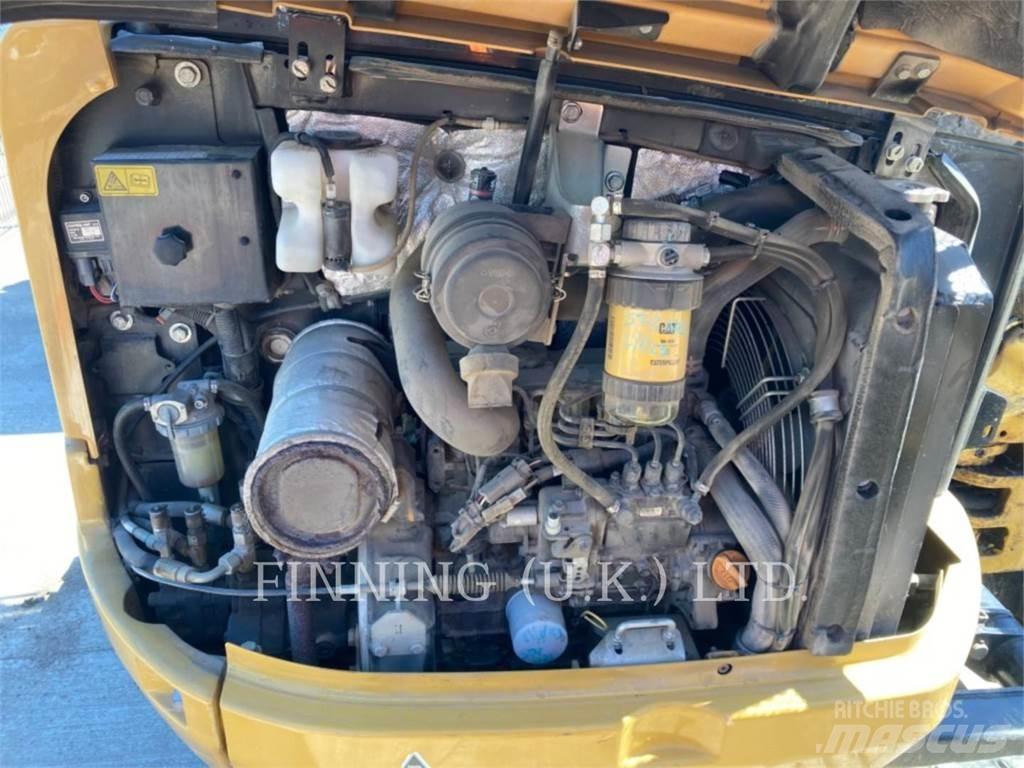 CAT 302.7D CAB Kāpurķēžu ekskavatori