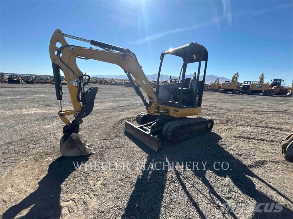 CAT 302.7DC1TH Kāpurķēžu ekskavatori