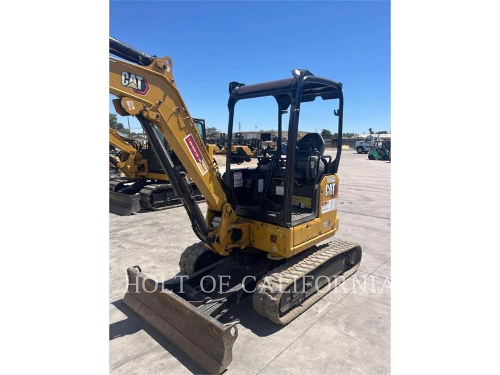 CAT 303 Kāpurķēžu ekskavatori