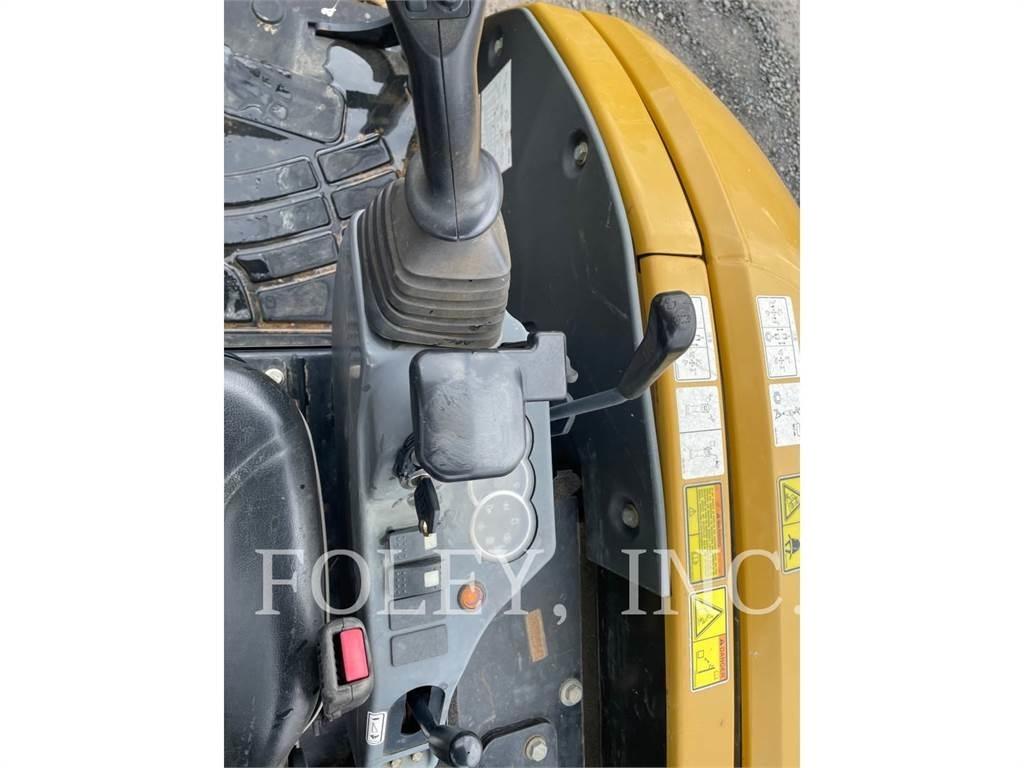 CAT 303ECR Kāpurķēžu ekskavatori