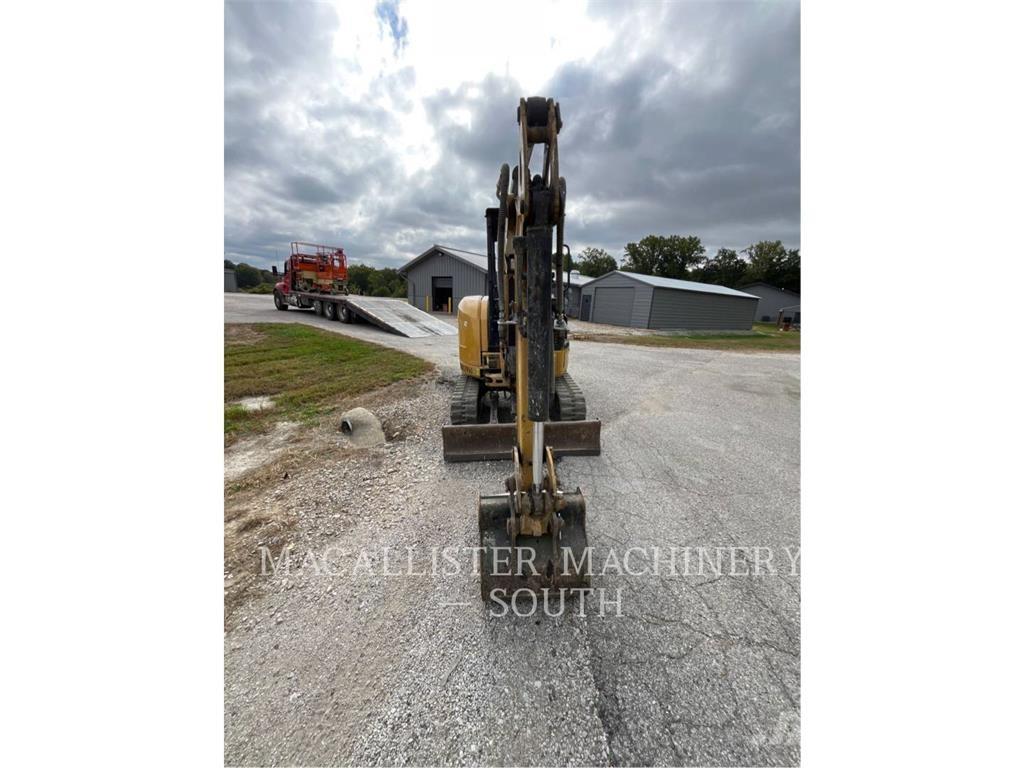 CAT 303ECR Kāpurķēžu ekskavatori