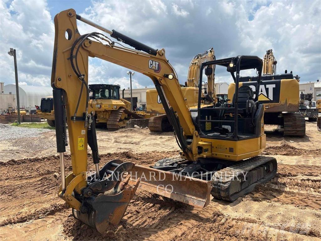 CAT 304 Kāpurķēžu ekskavatori
