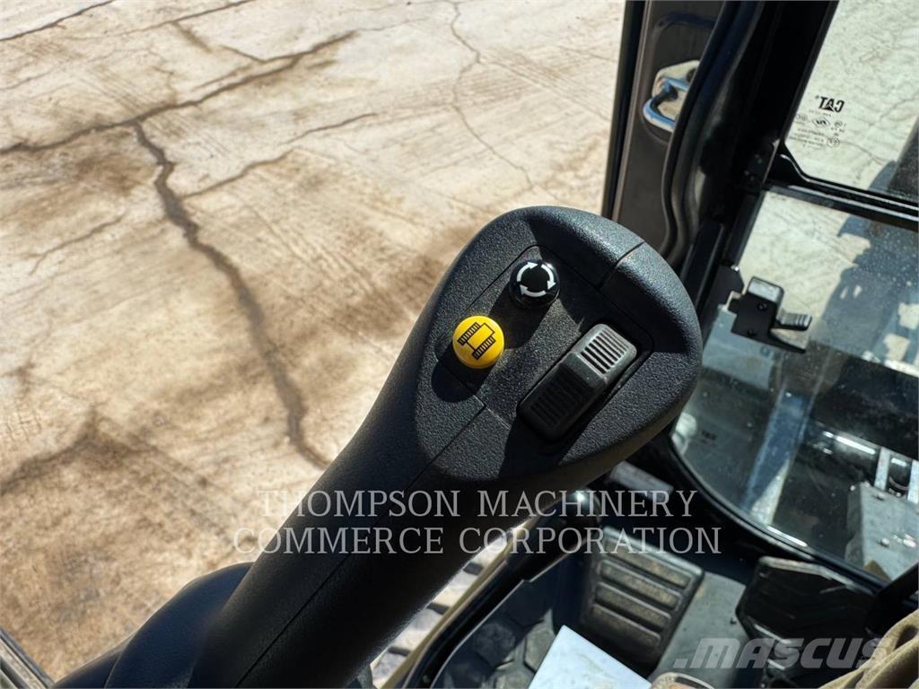 CAT 304 Kāpurķēžu ekskavatori