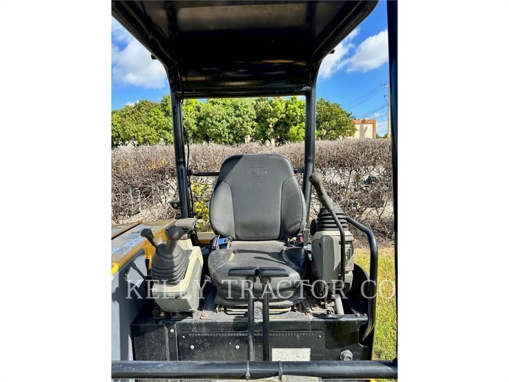 CAT 304E2CR Kāpurķēžu ekskavatori