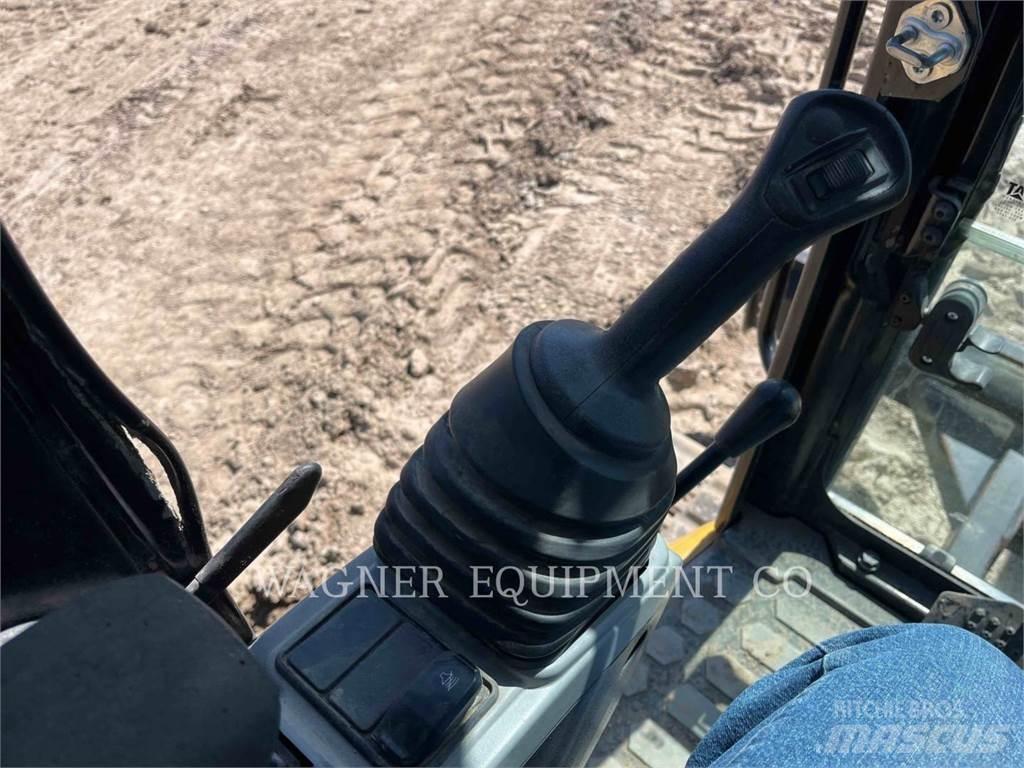 CAT 304E2CR Kāpurķēžu ekskavatori