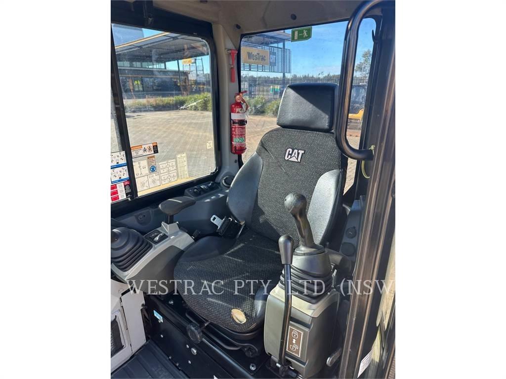 CAT 304E2CR Kāpurķēžu ekskavatori
